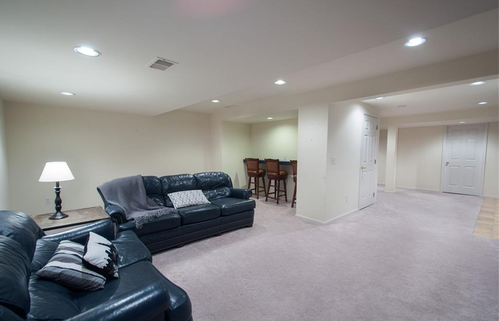 47320 Autumn Park Crt, Novi, MI 48374